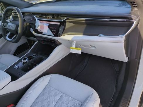 New 2026 Jeep Cherokee Overland image 29