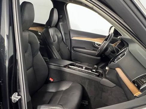 Used 2024 Volvo XC90 B5 Plus image 31