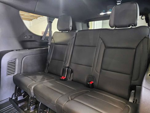 Used 2024 GMC Yukon XL Denali w/ Advanced Technology Package AWD/4WD image 21