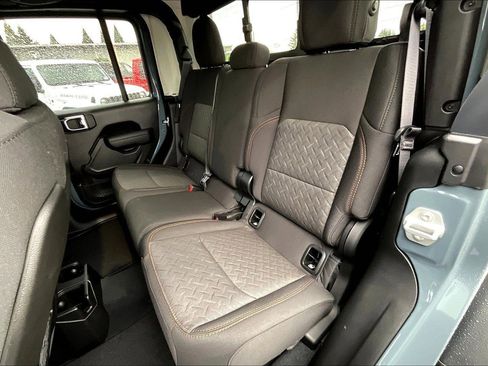 New 2025 Jeep Gladiator Mojave w/ Safety Group image 10