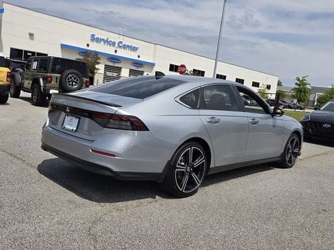 Used 2025 Honda Accord Sport image 5