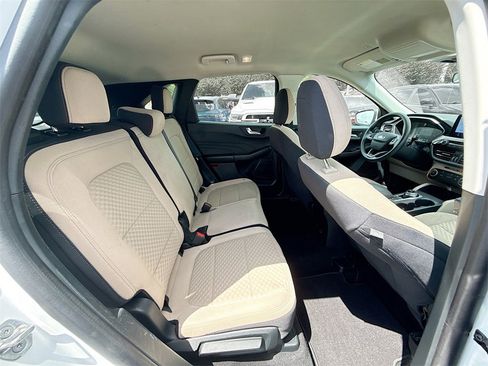 Used 2021 Ford Escape SE image 31