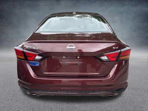 Used 2024 Nissan Altima 2.5 SV w/ SV Premium Package FWD image 6