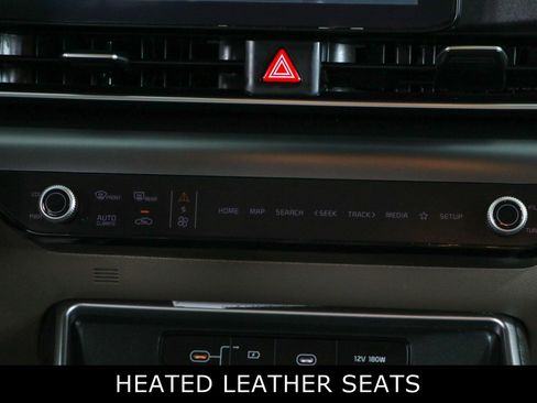 Used 2025 Kia Carnival FWD image 20