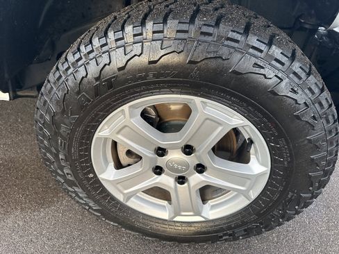 Used 2021 Jeep Wrangler Unlimited Sport image 30