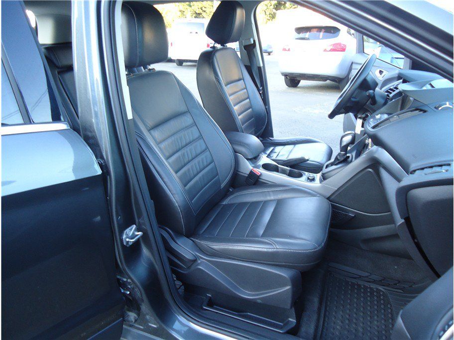 Used 2016 Ford Escape SE w/ SE Leather Comfort Package FWD image 16