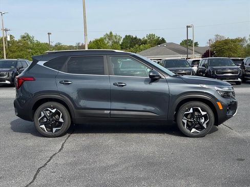 New 2026 Kia Seltos EX FWD image 2