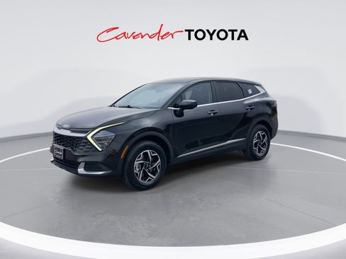 Used 2024 Kia Sportage LX image 4