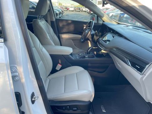 Used 2019 Cadillac XT4 Premium Luxury w/ Cold Weather Package FWD image 17