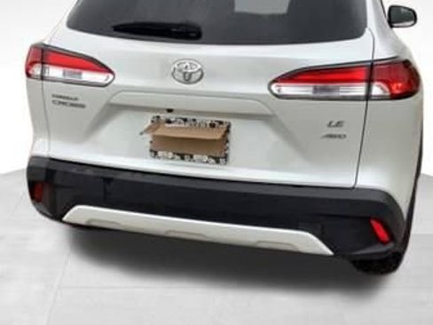 Used 2023 Toyota Corolla Cross LE w/ Moonroof Package AWD/4WD image 11