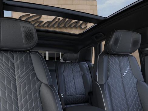 New 2026 Cadillac Lyriq V image 24