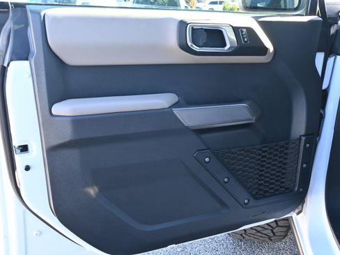 Used 2023 Ford Bronco Wildtrak image 29