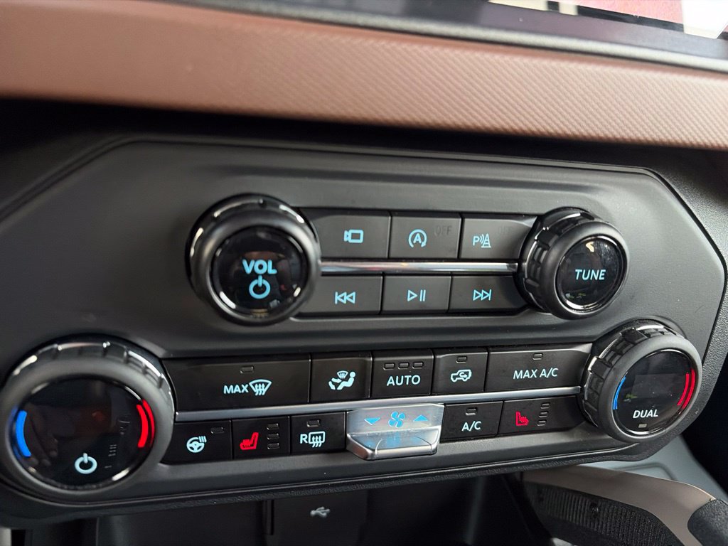 Used 2024 Ford Bronco Outer Banks AWD/4WD image 28