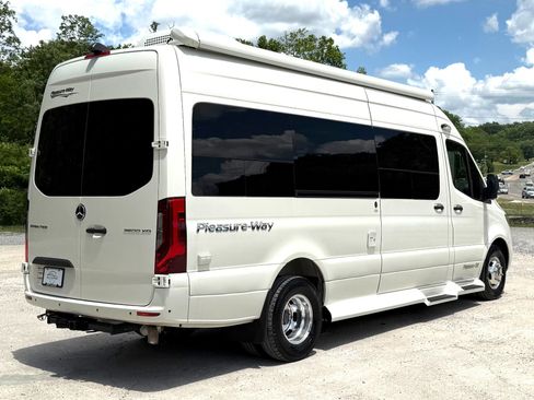 Used 2022 Mercedes-Benz Sprinter 3500 image 3