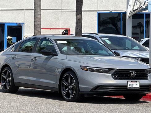 Used 2025 Honda Accord Sport image 6
