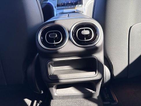 Certified 2026 Mercedes-Benz GLC 300 4MATIC image 19