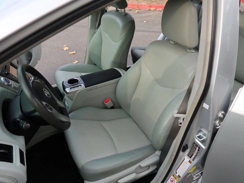 Used 2012 Toyota Prius V Five FWD image 17