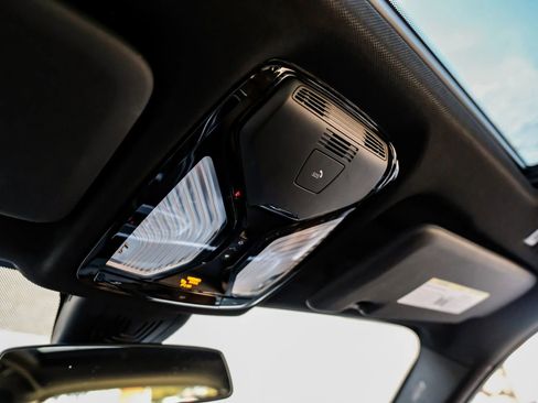 Used 2022 BMW X5 sDrive40i w/ M Sport Package image 22