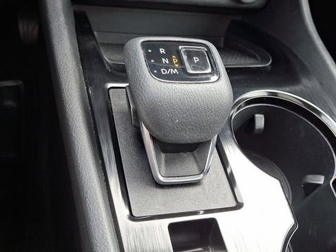 Used 2023 Nissan Rogue SV w/ SV Premium Package image 16