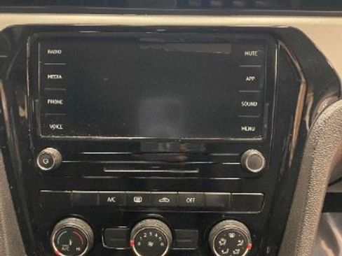 Used 2020 Volkswagen Passat 2.0T S image 27