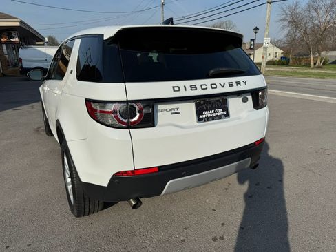 Used 2018 Land Rover Discovery Sport HSE image 12