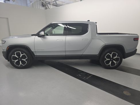 Used 2023 Rivian R1T Adventure AWD/4WD image 2