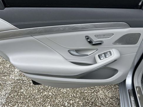 Used 2017 Mercedes-Benz S 550 Sedan image 20