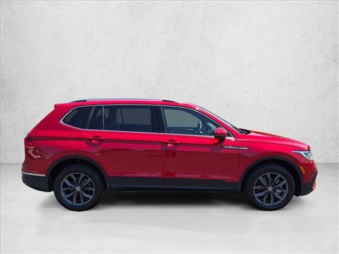 Used 2023 Volkswagen Tiguan SE FWD image 4