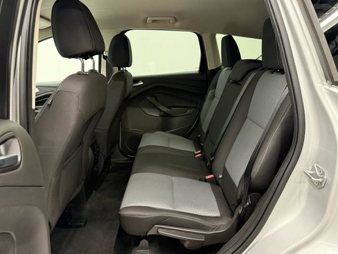 Used 2017 Ford Escape SE FWD image 19