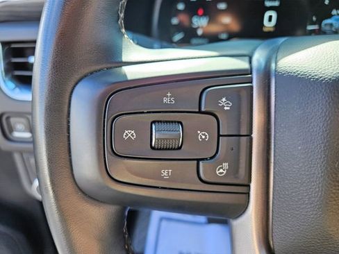 Used 2023 GMC Yukon SLT w/ SLT Luxury Package image 27