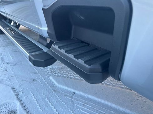 Used 2024 Ford F350 Lariat w/ Chrome Package image 18