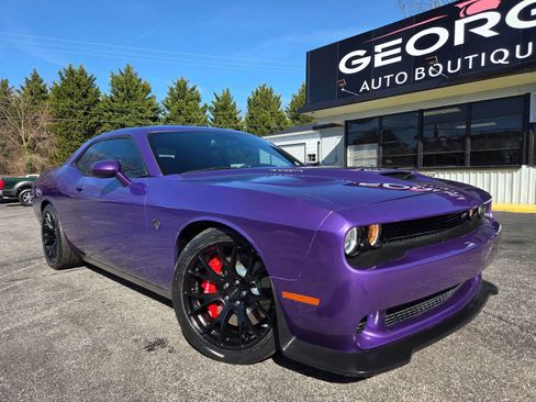 Used 2016 Dodge Challenger SRT Hellcat image 7