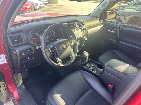 Used 2019 Toyota 4Runner TRD Off-Road Premium AWD/4WD image 12