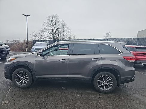 Used 2019 Toyota Highlander XLE image 7