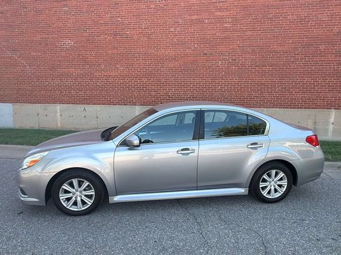 Used 2011 Subaru Legacy 2.5i Premium w/ All-Weather Pkg AWD/4WD image 2