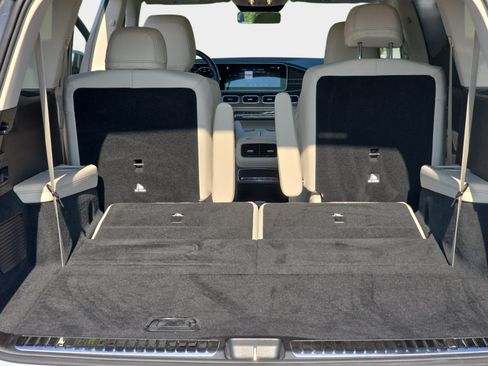 Used 2023 Mercedes-Benz GLS 580 4MATIC image 14