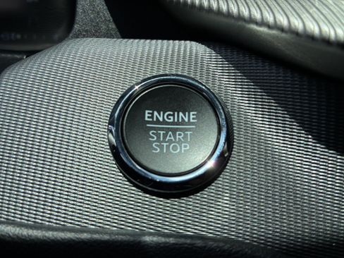 Used 2025 Ford Explorer ST AWD/4WD image 32