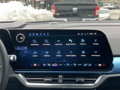 New 2026 Chevrolet Equinox EV LT w/ Convenience Package II image 17