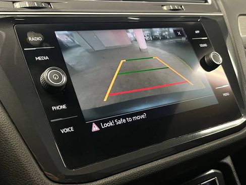 Certified 2021 Volkswagen Tiguan SE R-Line AWD/4WD image 29