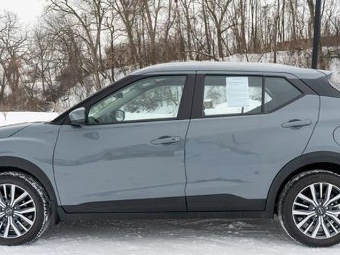 Used 2023 Nissan Kicks SV image 9