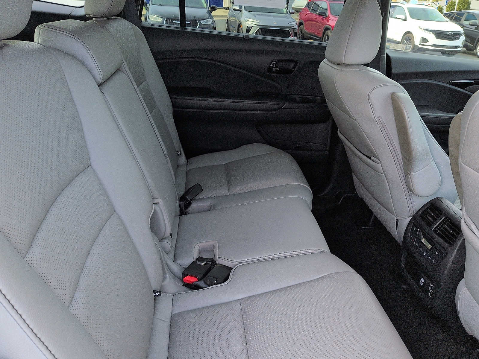 Used 2023 Honda Passport Elite image 11
