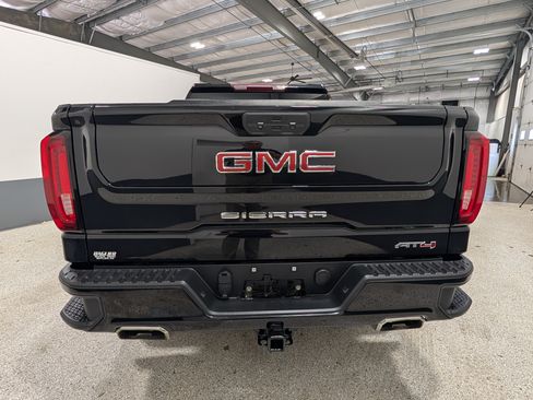 Used 2022 GMC Sierra 1500 AT4 AWD/4WD image 9