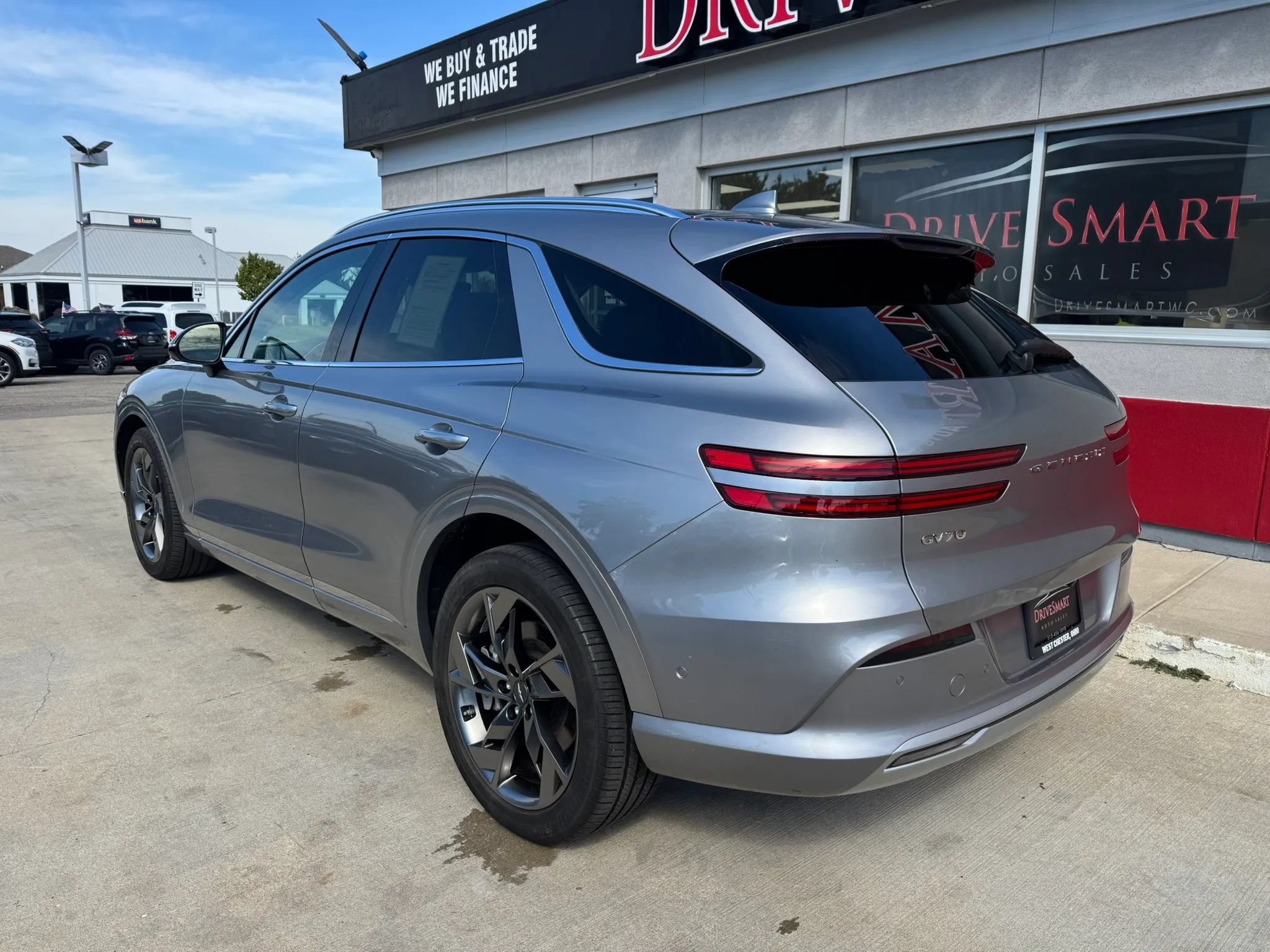 Used 2023 Genesis Electrified GV70 AWD/4WD image 6
