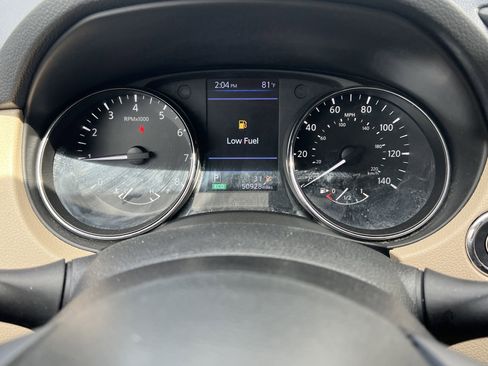 Used 2019 Nissan Rogue SL w/ Premium Package image 10