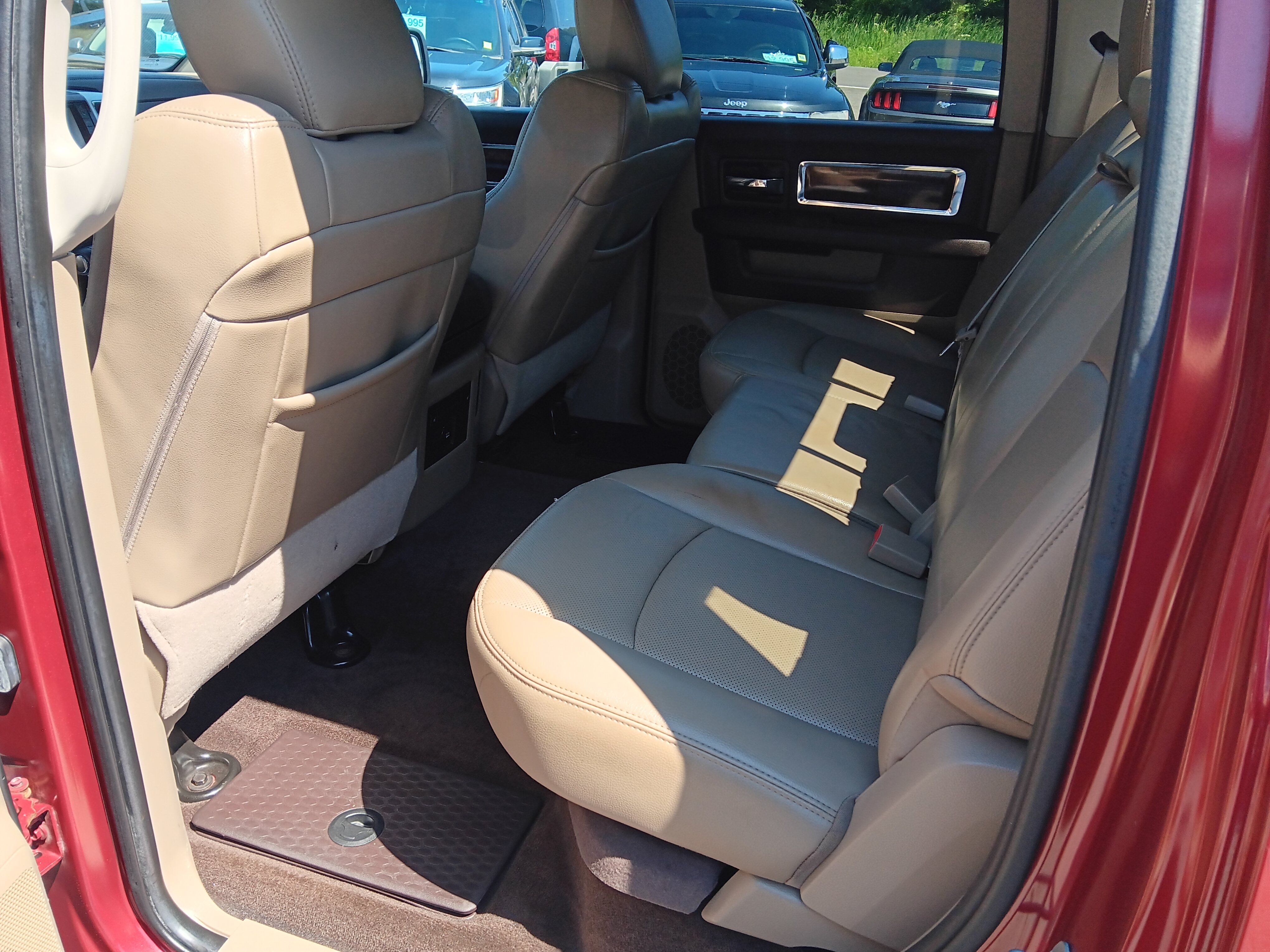 Used 2012 RAM 1500 Laramie AWD/4WD image 11