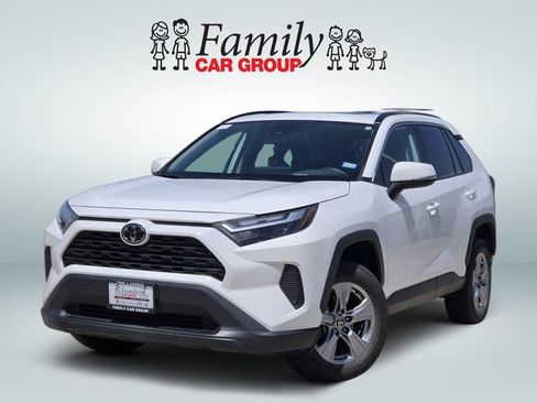 Used 2024 Toyota RAV4 XLE w/ Convenience Package FWD image 1