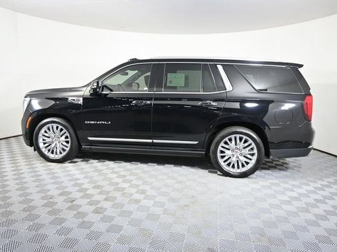Used 2025 GMC Yukon Denali w/ Sun & Power Step Package AWD/4WD image 3