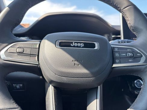 Used 2025 Jeep Compass Limited AWD/4WD image 29