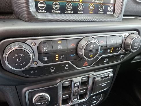 Used 2022 Jeep Gladiator Overland w/ Popular Equipment Package image 16