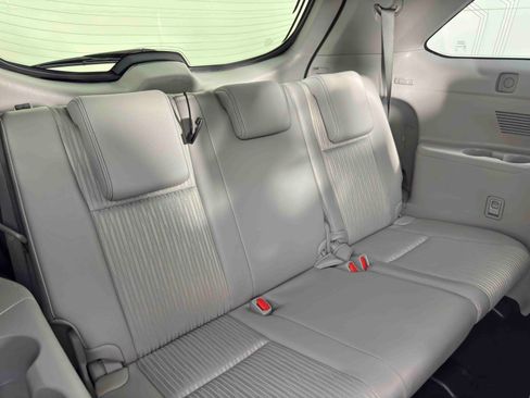 Used 2016 Toyota Highlander Plus image 32